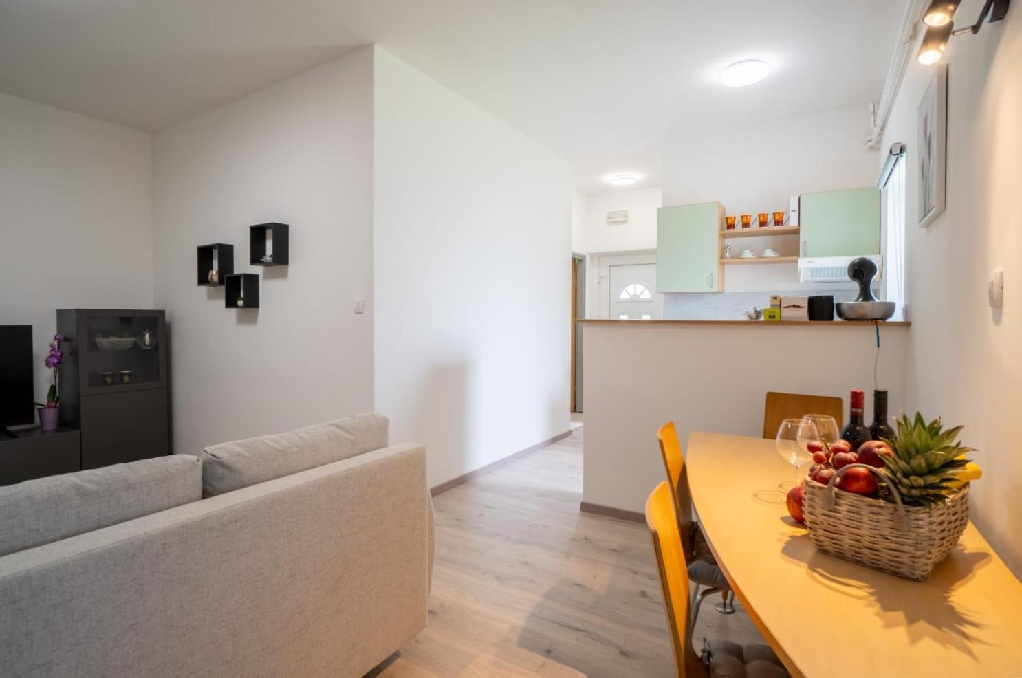 Apartman Mihovil Gospić Buitenkant foto