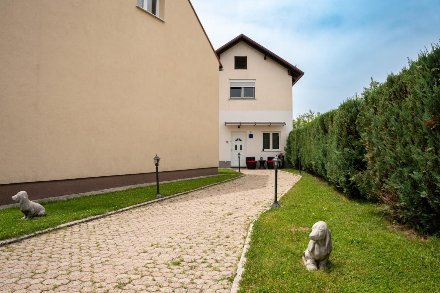 Apartman Mihovil Gospić Buitenkant foto