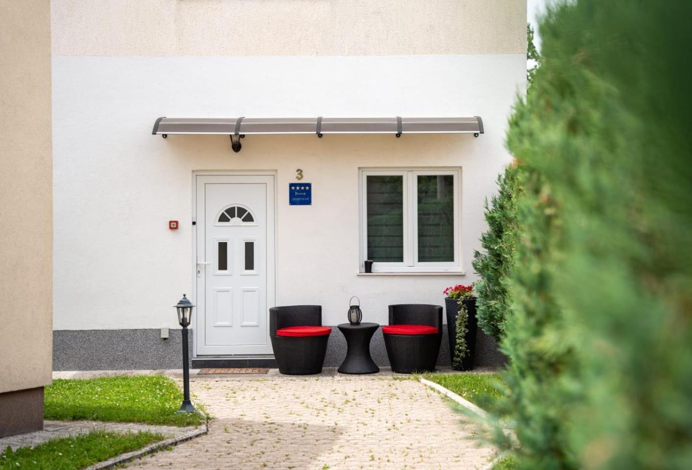 Apartman Mihovil Gospić Buitenkant foto